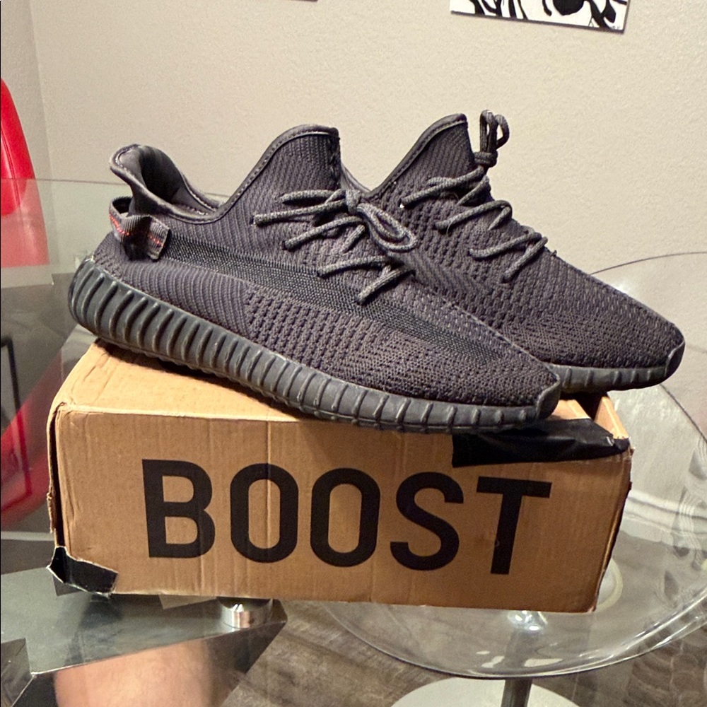 Adidas Yeezy Boost 350 V2 Triple Black